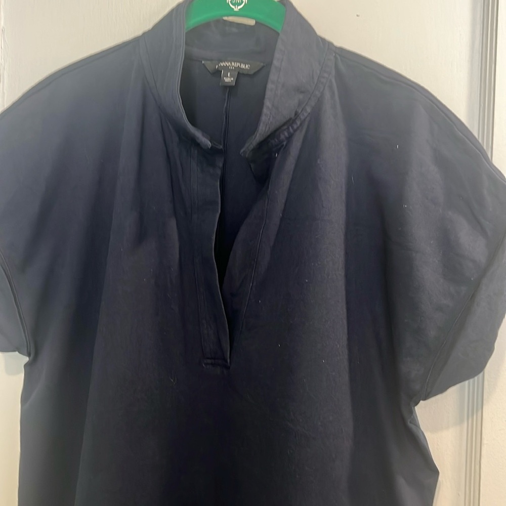Banana Republic t-shirt dress with front pockets.